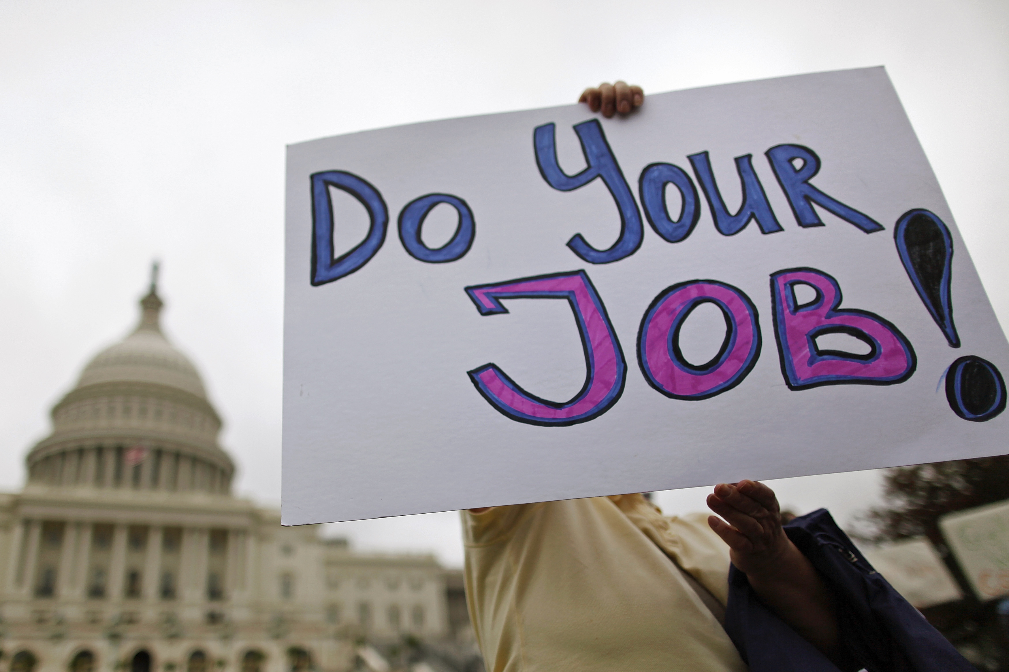 For Congress, Campaigning Trumps Key Crises This Fall