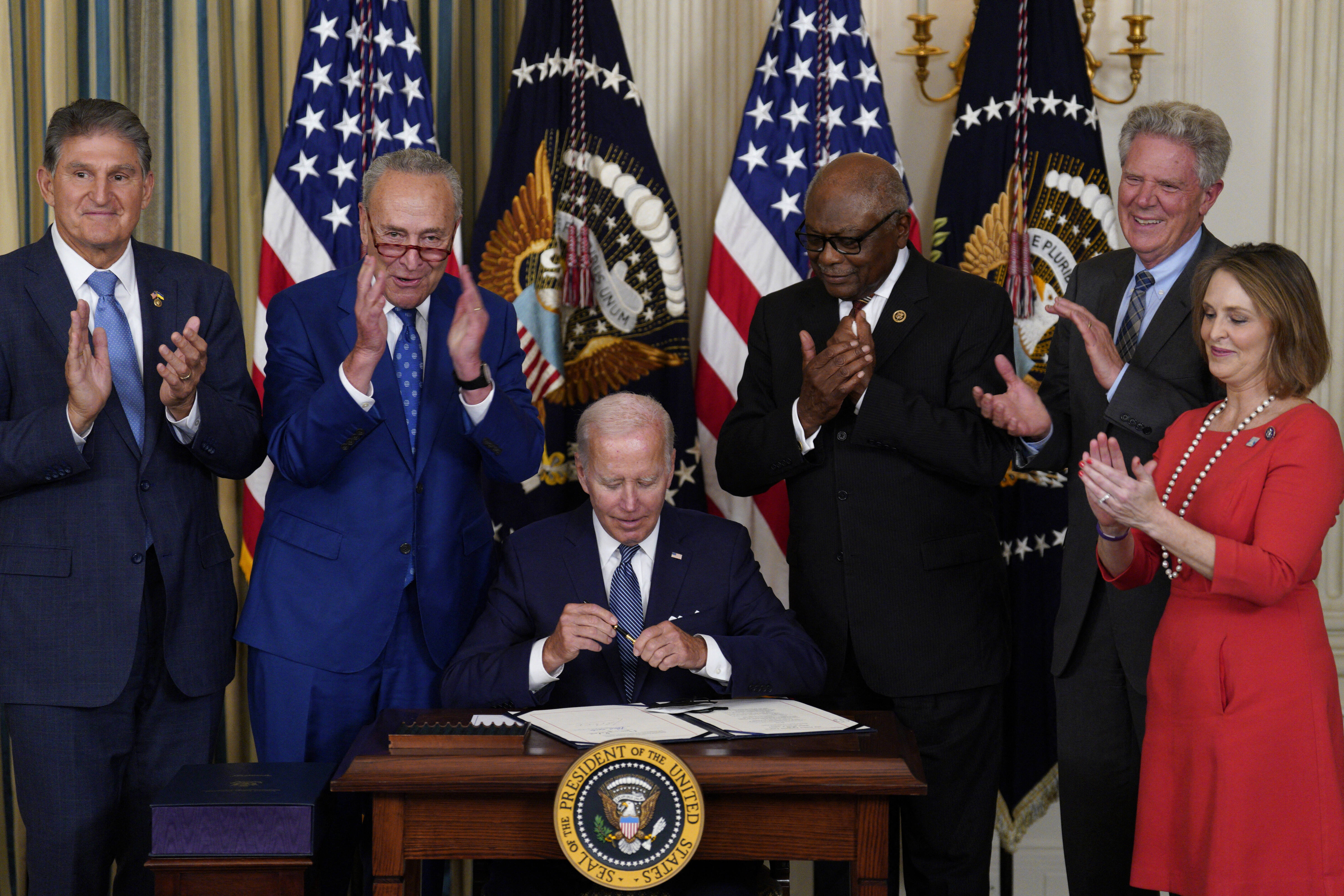 The Battle to Define Democrats’ Inflation Reduction Act