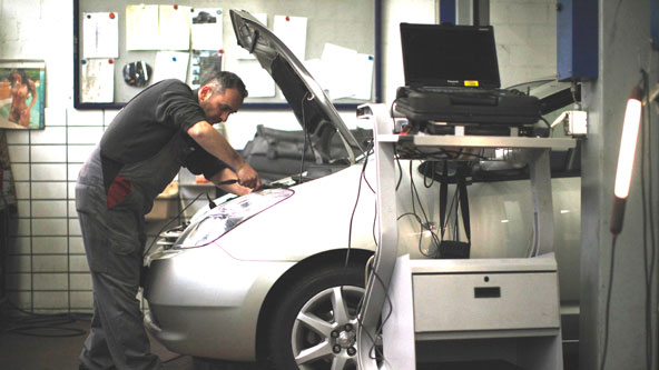 High-Tech Cars Are Breaking Down: Here’s Why