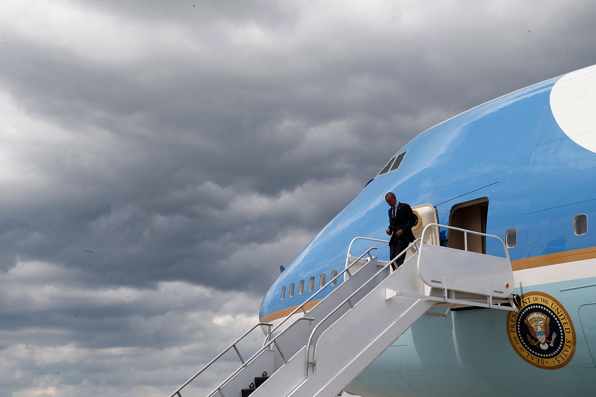 Obama Reneges on Transparency Pledge Over Air Force One