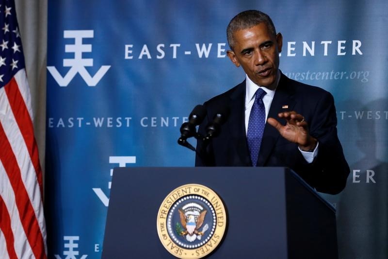 Obama Is Cutting Clinton No Slack on the TPP Trade Deal