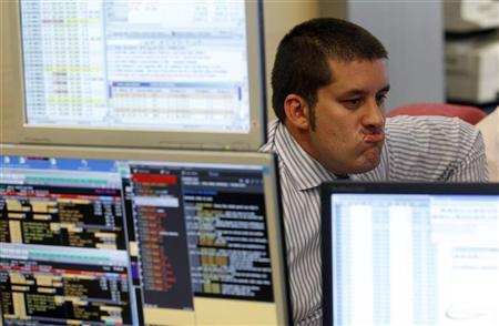 Bond Traders Shrug Off Massive Debt Auctions