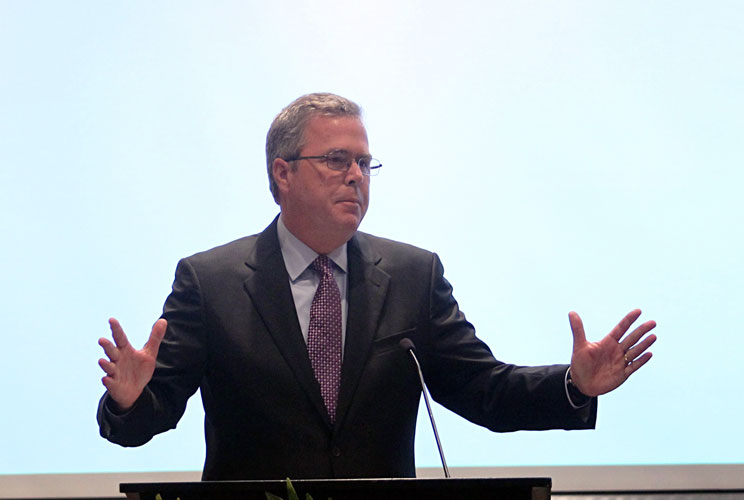 Why Jeb Bush Spent 30 Hours a Week Answering Emails